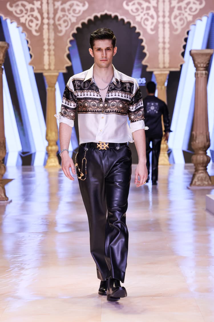 Fashion runway - Prosperity collection