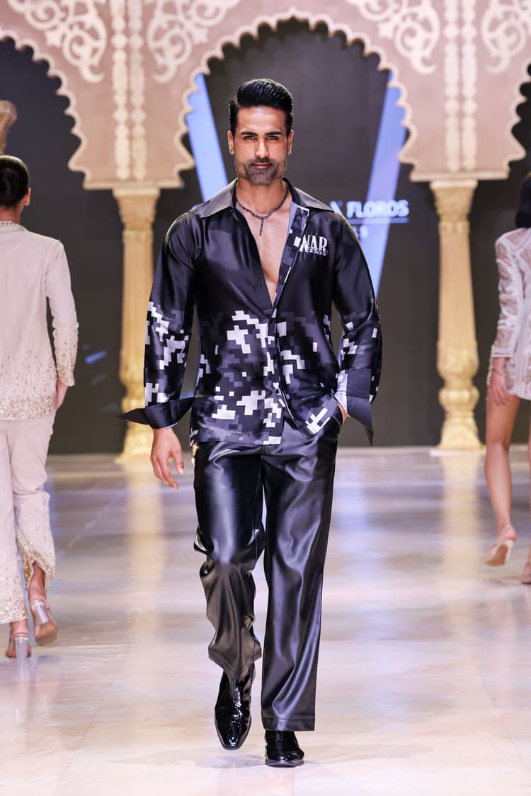 Fashion runway - War collection